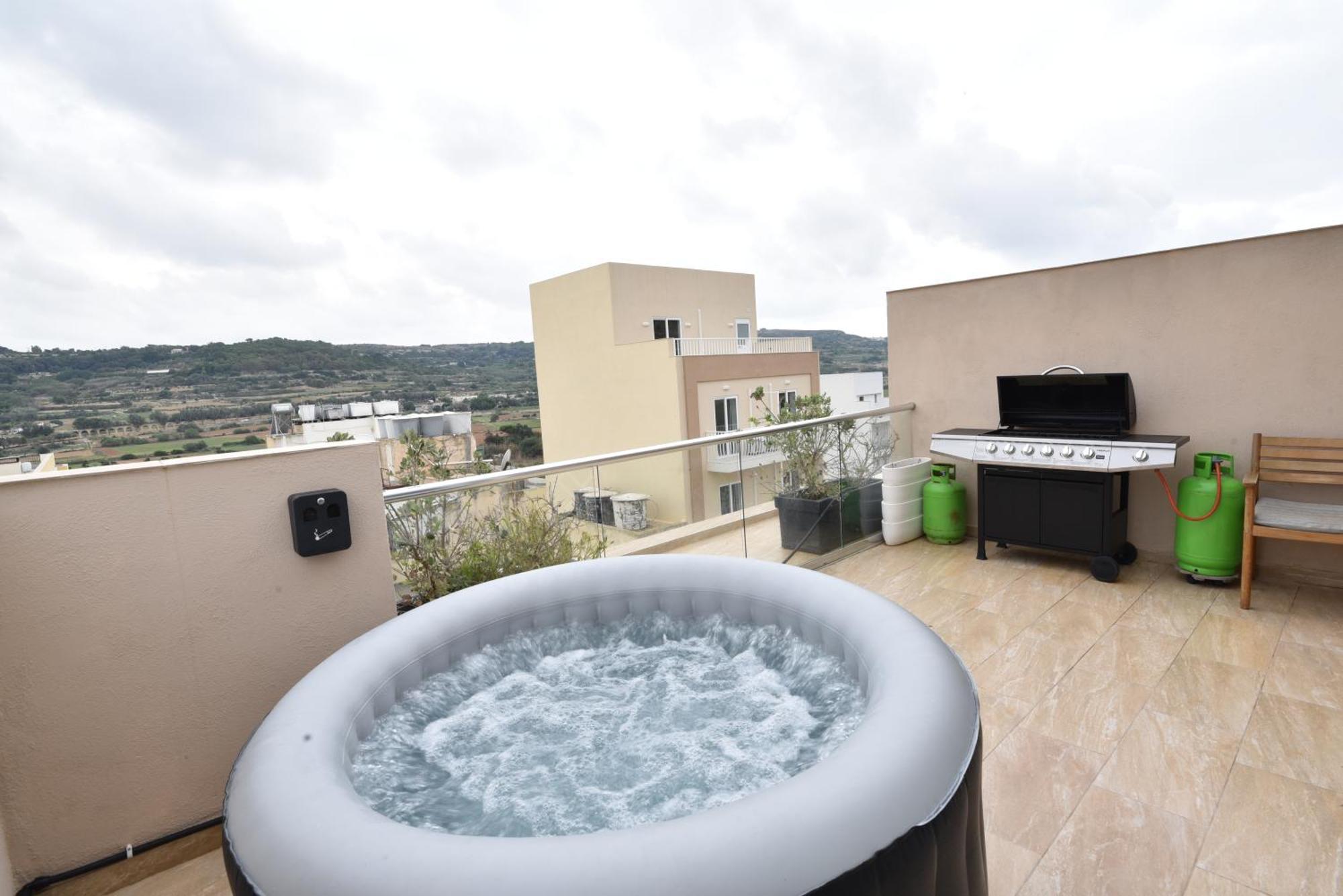 Апартаменти Hillview Duplex Penthouse Сент-Полс-Бей Екстер'єр фото