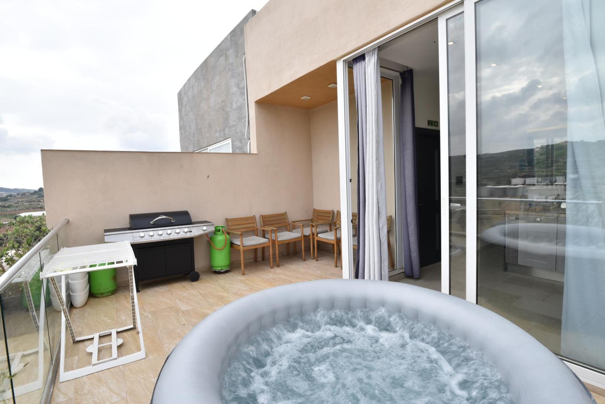 Апартаменти Hillview Duplex Penthouse Сент-Полс-Бей Екстер'єр фото